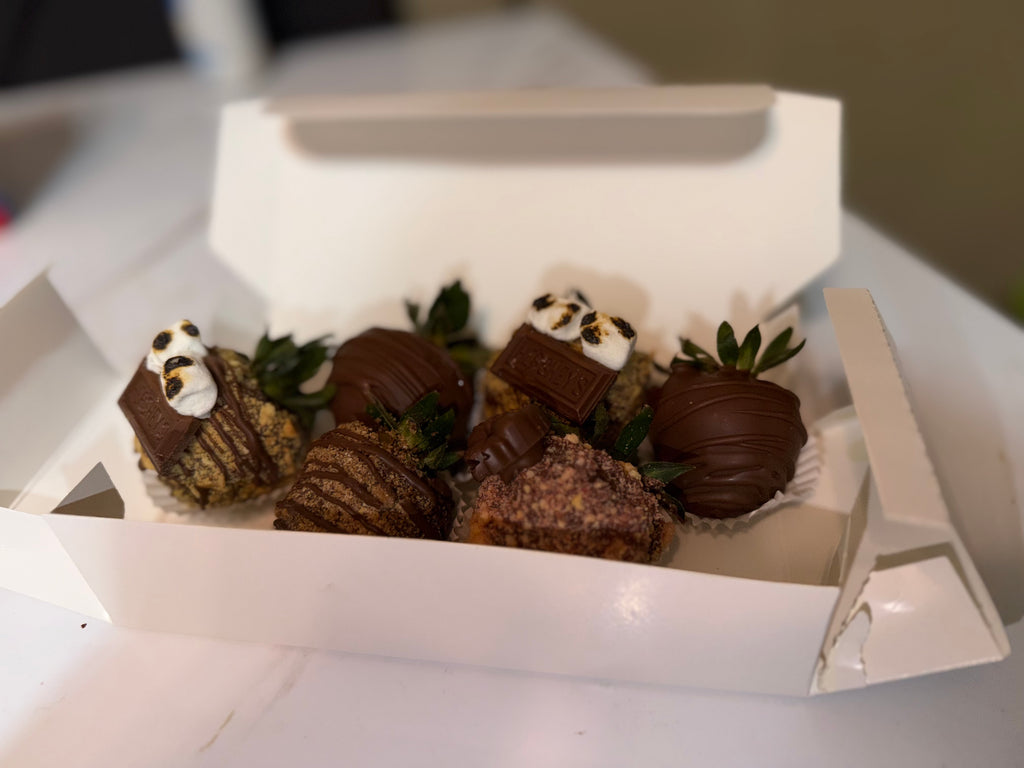 Loaded chocolate covered strawberries 🍓 🍫
