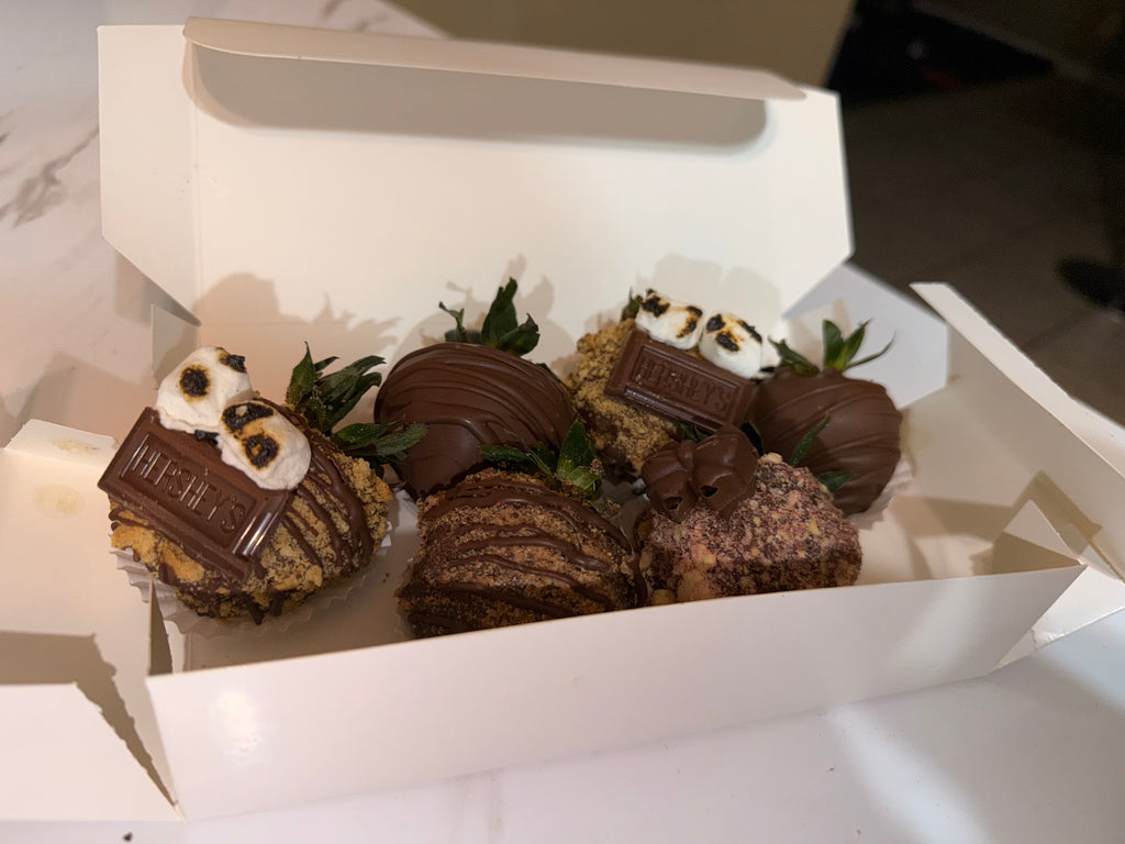 Loaded chocolate covered strawberries 🍓 🍫